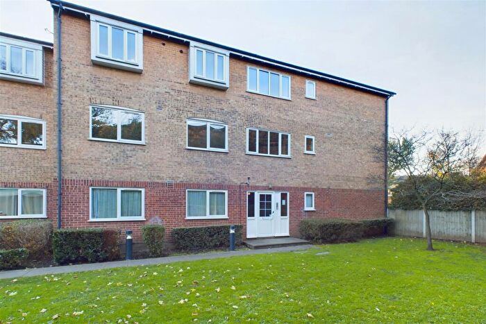 1 Bedroom Flat To Rent In Willow Court, Trinity Close, Leytonstone, London, E11