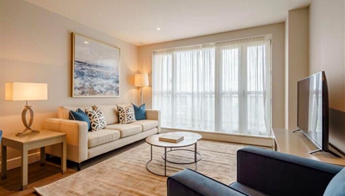 2 Bedroom Flat To Rent In Circus Apartments, Westferry Circus, London, E14