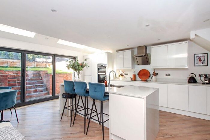 4 Bedroom Semi-detached House For Sale In Cobbetts Ride, Tring, HP23