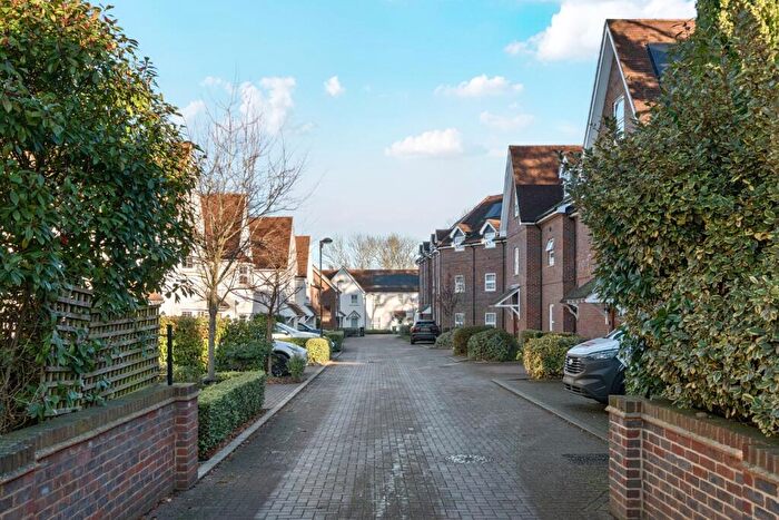 2 Bedroom Apartment For Sale In Glebe House Drive, Bromley, Kent, BR2