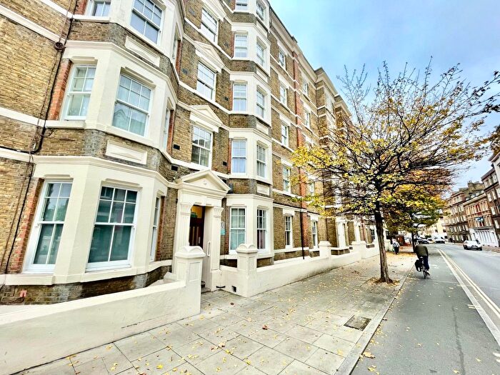 2 Bedroom Flat To Rent In Royal College Street, Camden, NW1