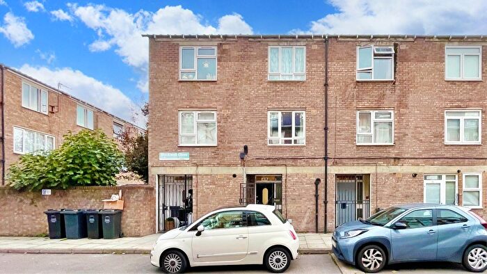 3 Bedroom Terraced House For Sale In Blackwell Close, Hackney, E5