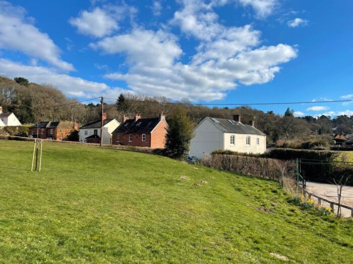 5 Bedroom Detached House For Sale In Tadpole Lane, Farnham, GU10