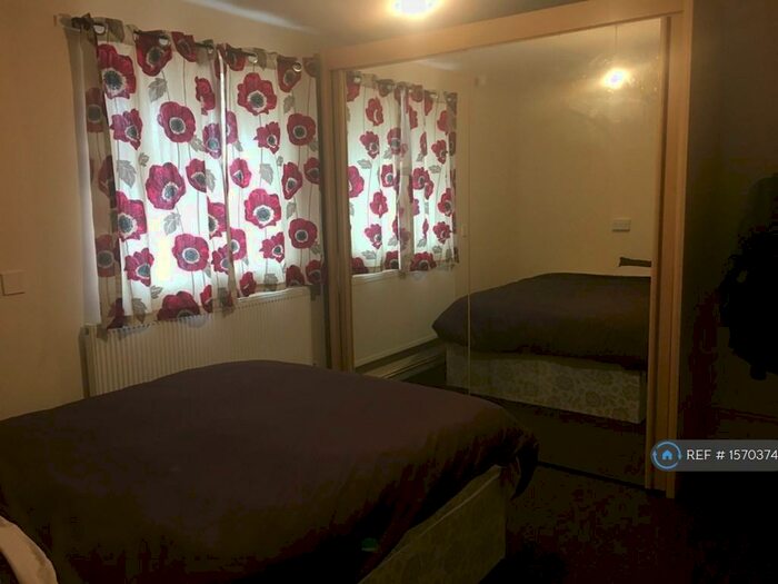 1 Bedroom Flat To Rent In Pentland Road, Slough, SL2