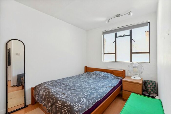 1 Bedroom Flat To Rent In Wynyatt Street, London, EC1V