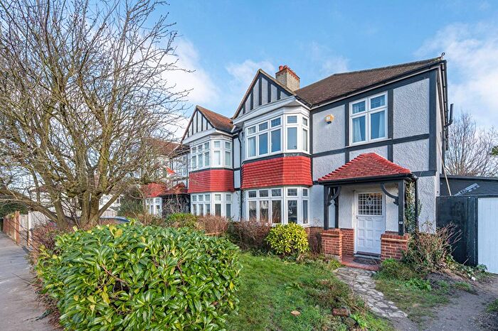 4 Bedroom Semi-Detached House To Rent In Birch Tree Way, Croydon, CR0