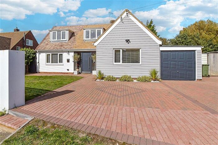 5 Bedroom Chalet For Sale In Victoria Road, Littlestone, Kent, TN28