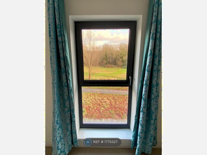 5 Bedroom Terraced House To Rent In Nicholson Walk, Uxbridge, UB10