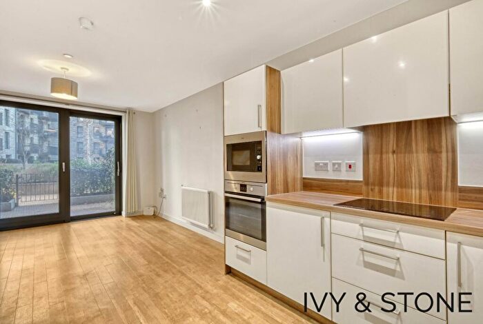 1 Bedroom Apartment For Sale In Kingfisher Heights, Bramwell Way, London, Greater London, E16