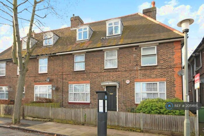 2 Bedroom Flat To Rent In Babbacombe Road, Bromley, BR1