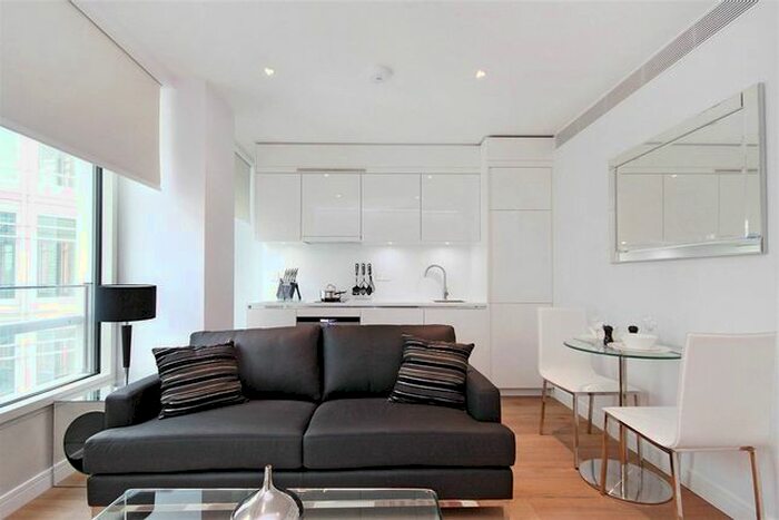 1 Bedroom Flat To Rent In Central St. Giles Piazza, London, WC2H