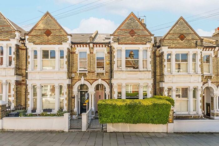 2 Bedroom Flat For Sale In Kingscourt Road, Streatham, SW16