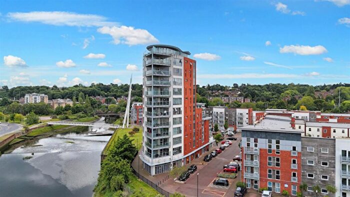 2 Bedroom Apartment For Sale In Reavell Place, Ipswich, IP2