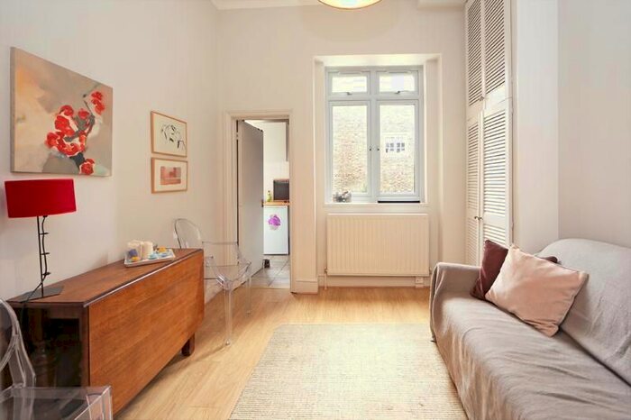 2 Bedroom Flat To Rent In Oxford Gardens, Ladbroke Grove, W10