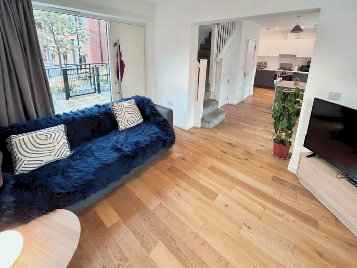 2 Bedroom Terraced House To Rent In Fairway View, Stockport, SK5