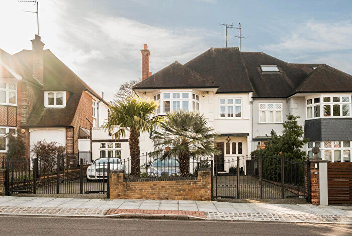 4 Bedroom Semi-Detached House For Sale In Beech Drive, London, N2