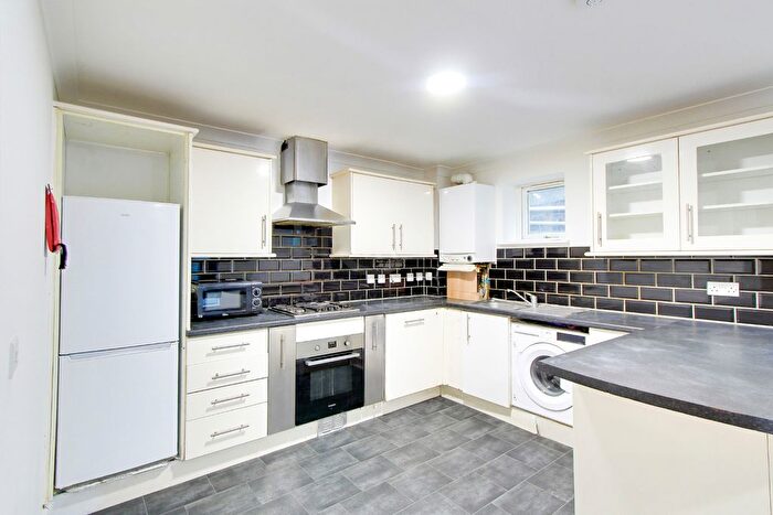 2 Bedroom Terraced House To Rent In Avondale Road, South Croydon, CR2