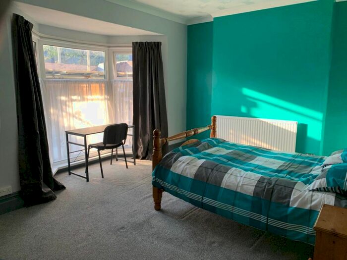 5 Bedroom Terraced House To Rent In Alexandra Terrace, Brynmill, Swansea SA2