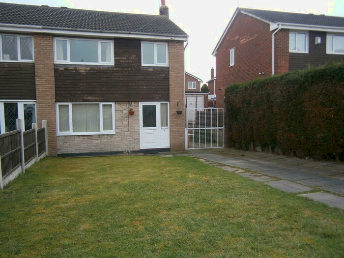 3 Bedroom Semi-Detached House To Rent In Spilsby Close, Bessacarr, DN4