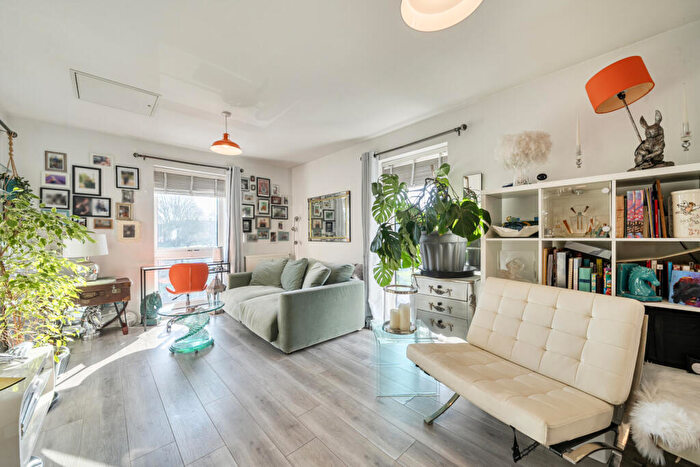 2 Bedroom Apartment For Sale In The Ridge, Orpington, BR5