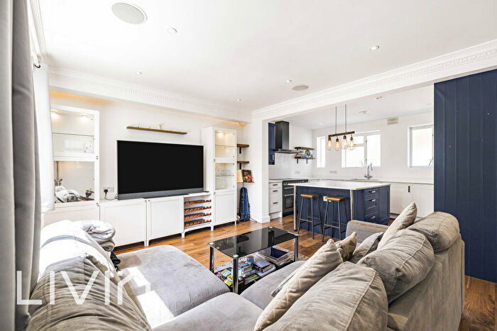 4 Bedroom Terraced House For Sale In Crown Dale, London, SE19