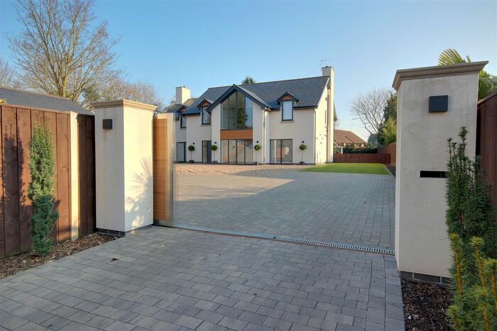 5 Bedroom Detached House For Sale In Church Street, North Cave, Brough, HU15