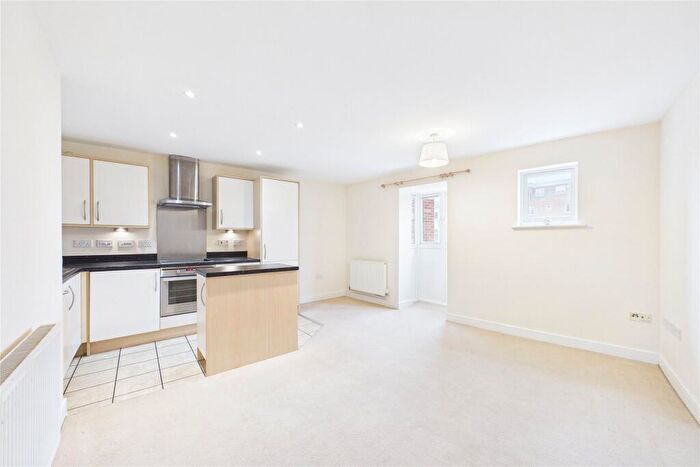 2 Bedroom Apartment To Rent In Kingsquarter, Maidenhead, Berkshire, SL6