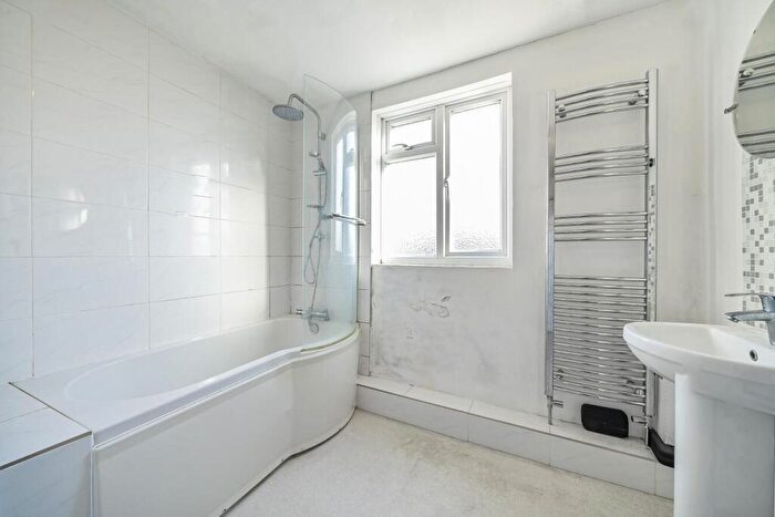 1 Bedroom Flat For Sale In Kingswood Road, Sydenham, SE20