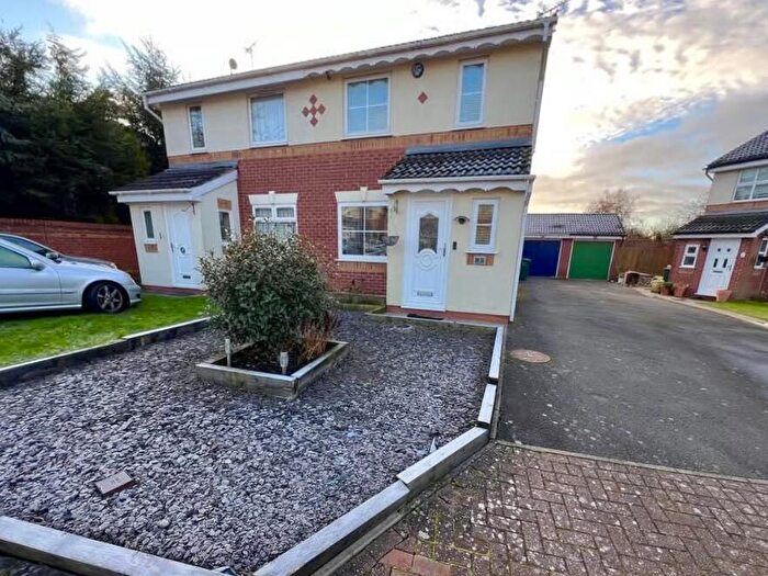 3 Bedroom Semi-Detached House For Sale In Wedgewood Close, Coventry, CV2