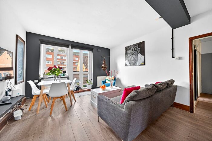 3 Bedroom Flat For Sale In Huxley House, Stockwell Road, SW9