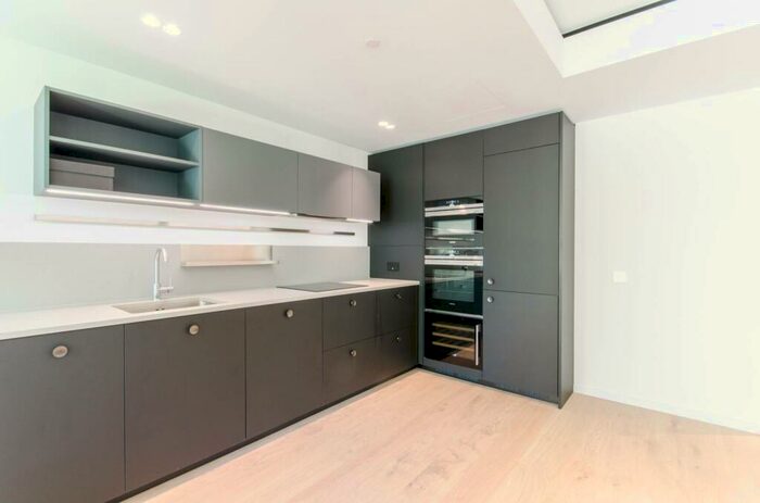 2 Bedroom House To Rent In Bartholomew Sq, City, London, EC1A