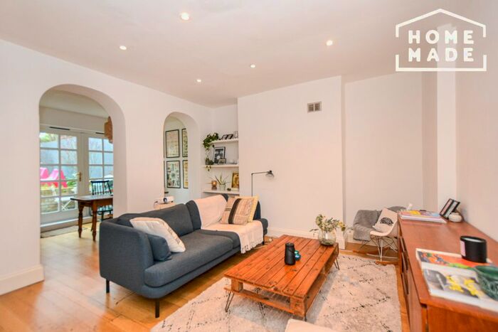 3 Bedroom Maisonette To Rent In Beatty Road, Stoke Newington N16