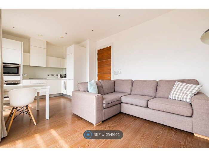 2 Bedroom Flat To Rent In Kidbrooke Village, London, SE3