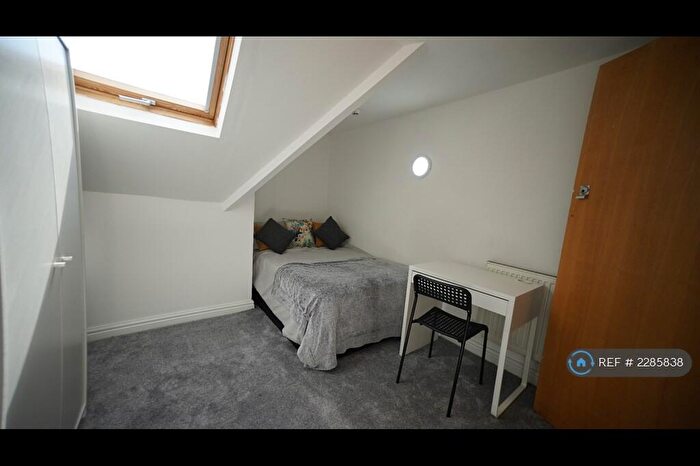 3 Bedroom Flat To Rent In Albany Road, Cardiff, CF24
