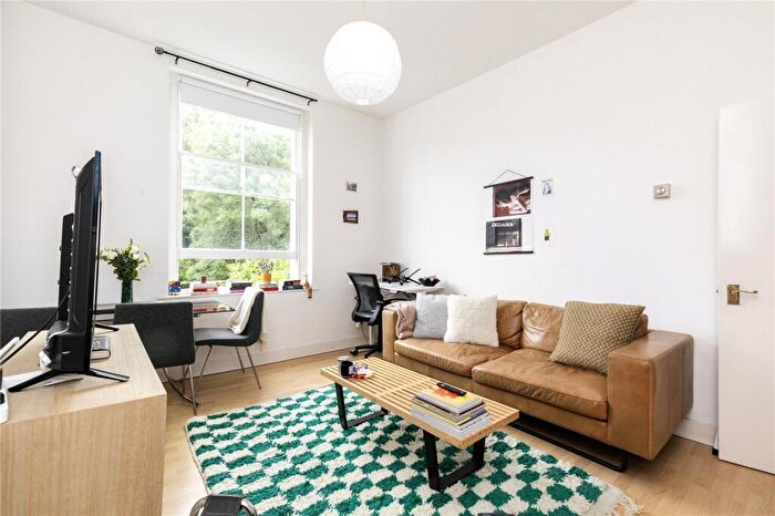 2 Bedroom Apartment To Rent In Mildmay Park, London, N1