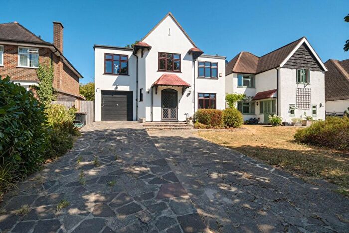 4 Bedroom Detached House For Sale In Kenwood Drive, Beckenham, BR3