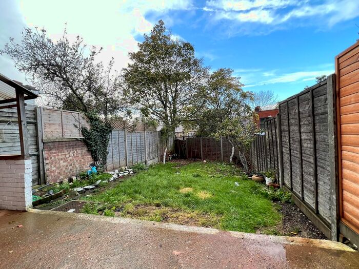 3 Bedroom Terraced House To Rent In Pevensey Avenue, London, N11