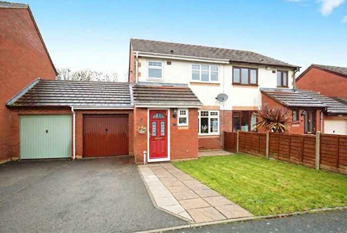 3 Bedroom Semi Detached House For Sale In Foxwood Road, Birchmoor, B78