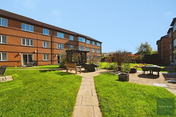 1 Bedroom Property For Sale In Beehive Lane, Ilford, IG4