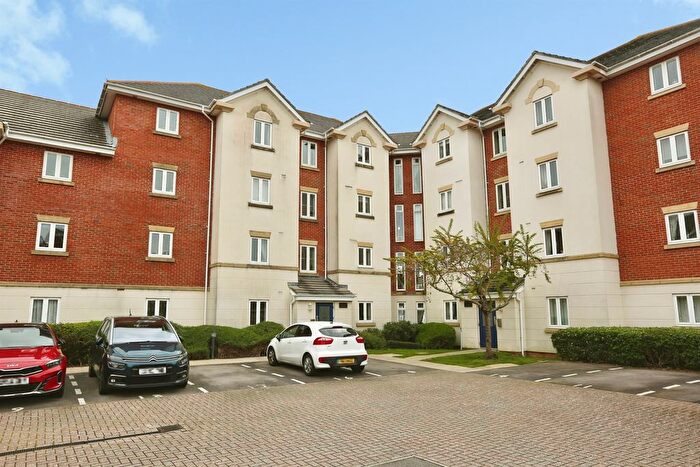 2 Bedroom Flat For Sale In Vanguard Road, Gosport, PO12