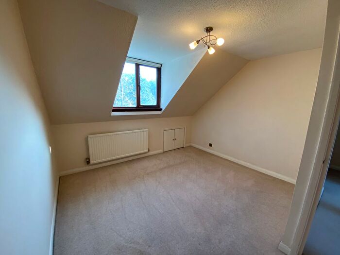3 Bedroom Flat To Rent In Glanmor Road, Sketty, Swansea, Swansea, SA2