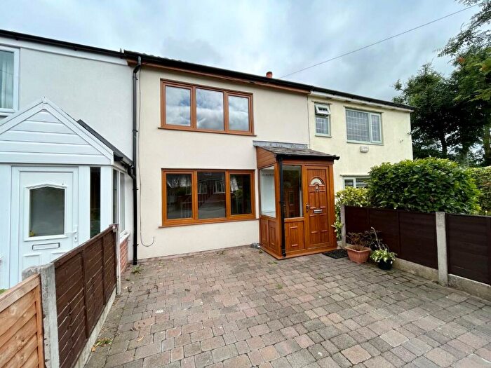 2 Bedroom Cottage To Rent In Simister Lane, Prestwich, Manchester, M25