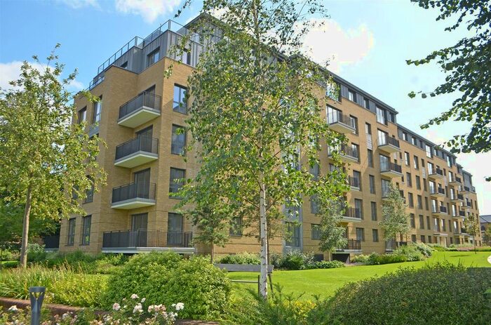 3 Bedroom Flat To Rent In Pinewood Gardens, Teddington, TW11
