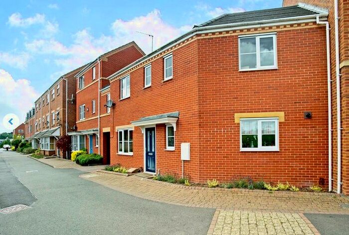 3 Bedroom End Of Terrace House For Sale In Padbury Drive, Banbury, OX16