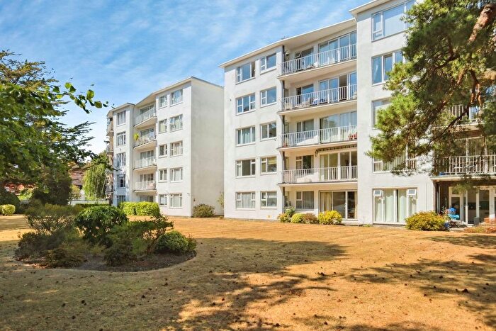 2 Bedroom Flat For Sale In Western Road, Poole, BH13