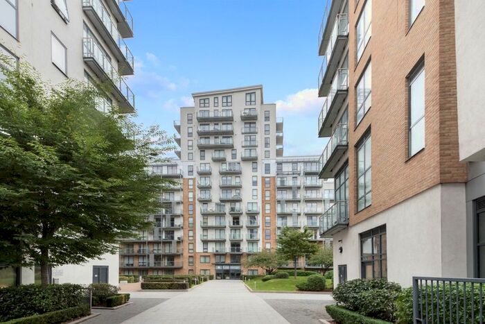 3 Bedroom Flat To Rent In Caspian Wharf, Yeo Street, London, E3