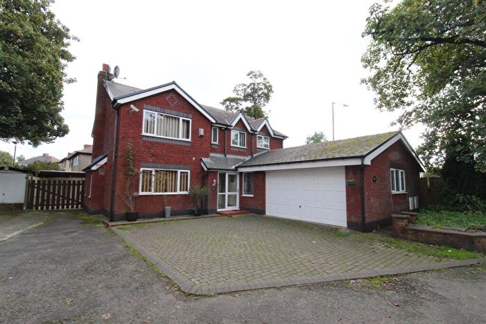 4 Bedroom Detached House For Sale In The Sycamores, Vale Avenue, Horwich., BL6