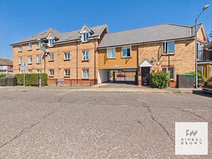 2 Bedroom Flat For Sale In Partridge Court, Stanford Le Hope, Essex, SS17