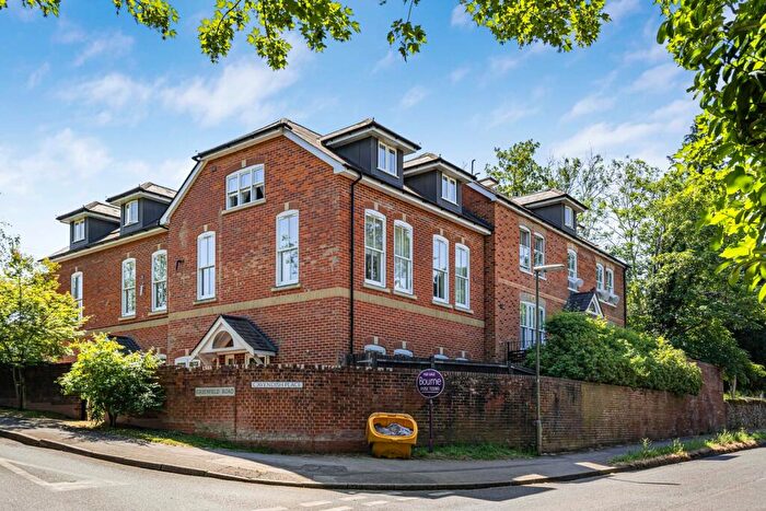 2 Bedroom Apartment For Sale In School Hill, Wrecclesham, Farnham, Surrey, GU10