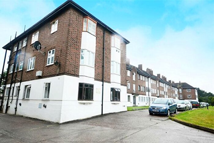 2 Bedroom Flat To Rent In Osterley Court, Isleworth, TW7